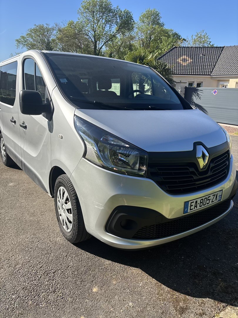 Renault Trafic 9 places photo 2