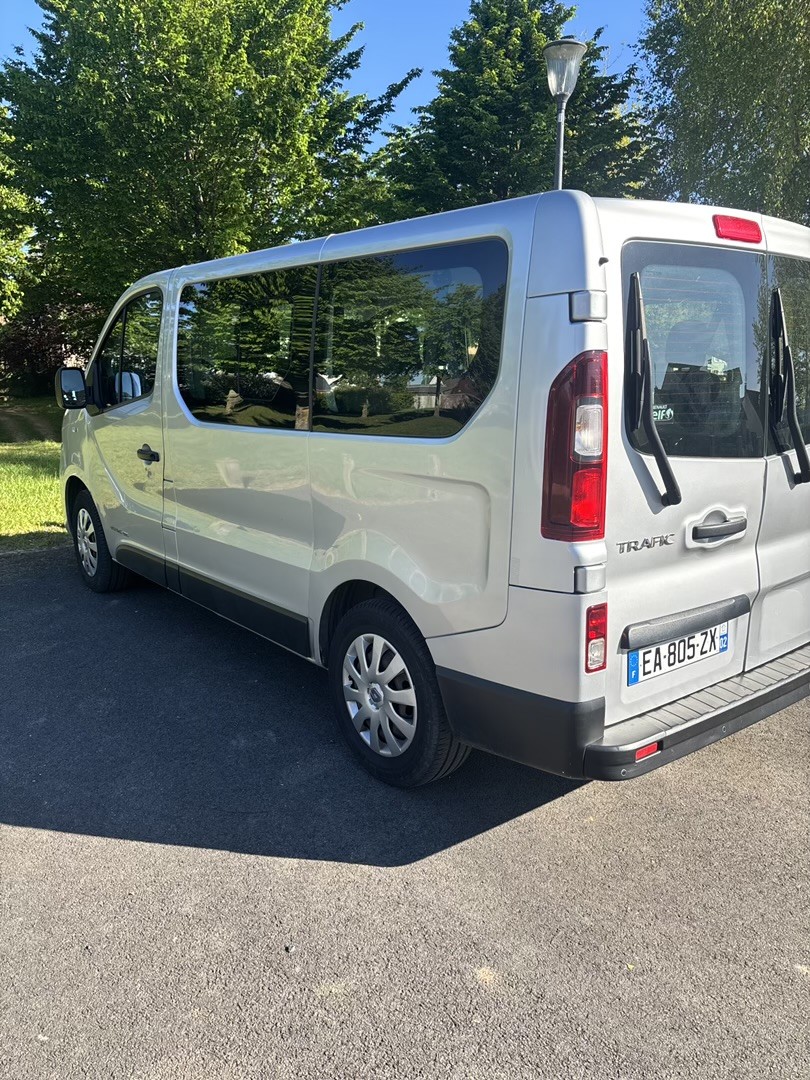 Renault Trafic 9 places photo 3